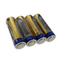 Set of 4 R6 Maxell alkaline batteries