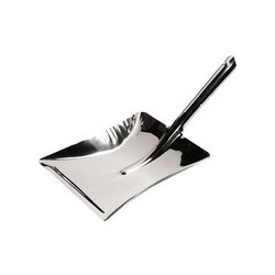 Metal dustpan