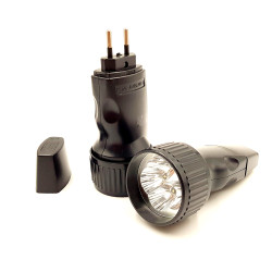 Taschenlampe mit Ladung an Steckdose 528